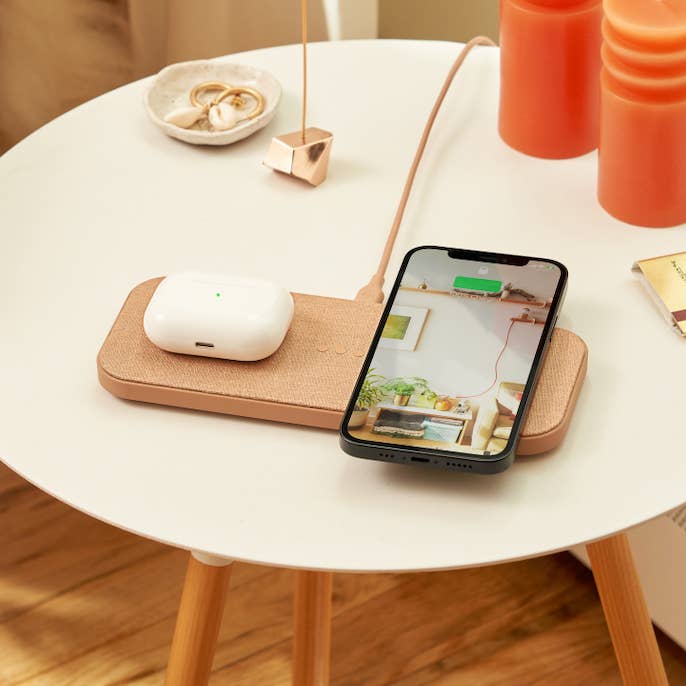 Courant - Wholesale Charging Dock - CATCH:2 - Essentials Linen Wireless Charger - Dual Charging