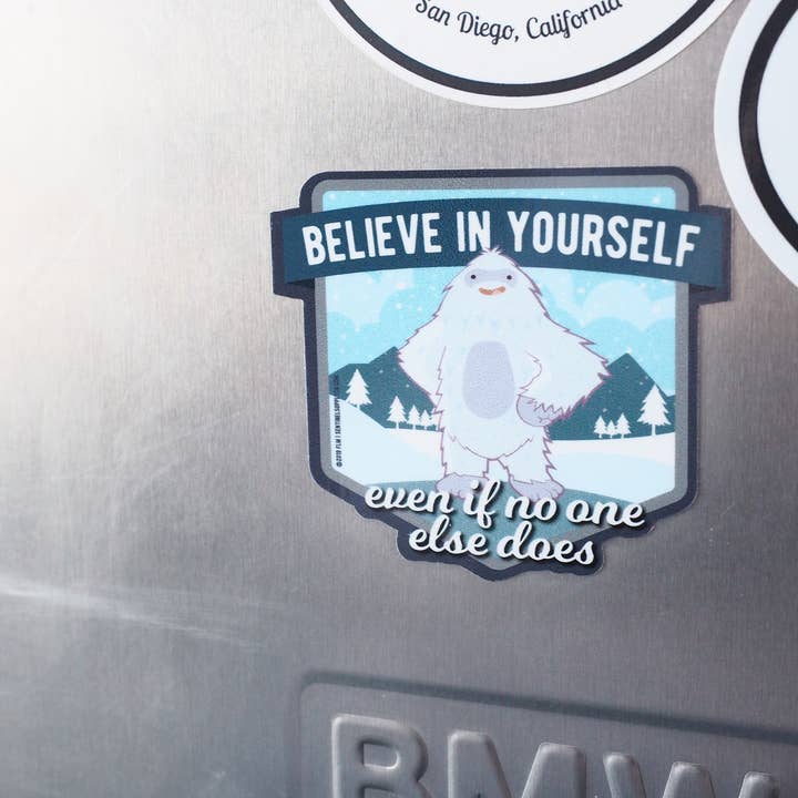 Sentinel Supply – Großhandel Aufkleber – Believe in Yourself Yeti Aufkleber — Lustige Geschenke für den Winter2