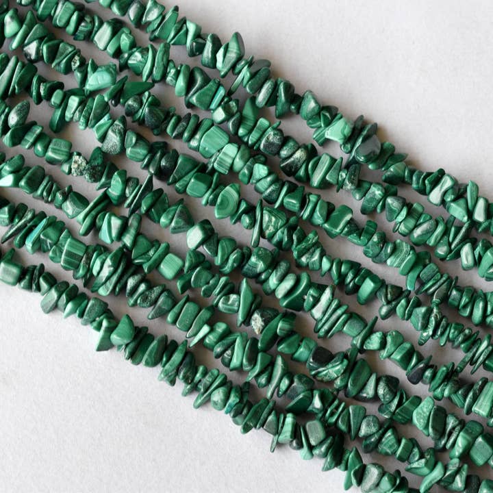 AK Healing Crystals - Venta al por mayor Cuentas - Perlas de malaquita cruda sin cortar, cuentas sueltas con astillas de piedras preciosas2