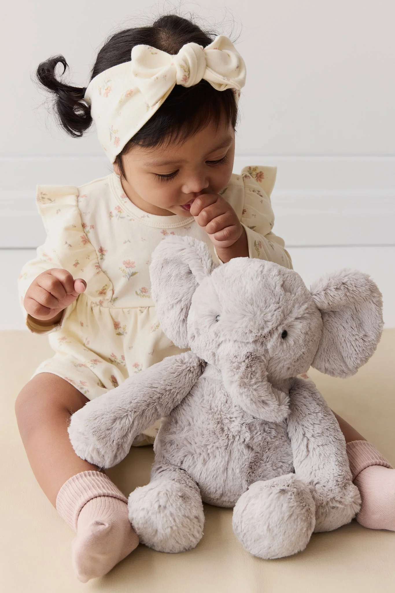Shine on me Distribution - Wholesale Stuffed/Plush Toy - Kids & Baby - Plush - Olive the Elephant - Snuggle Bunnies2