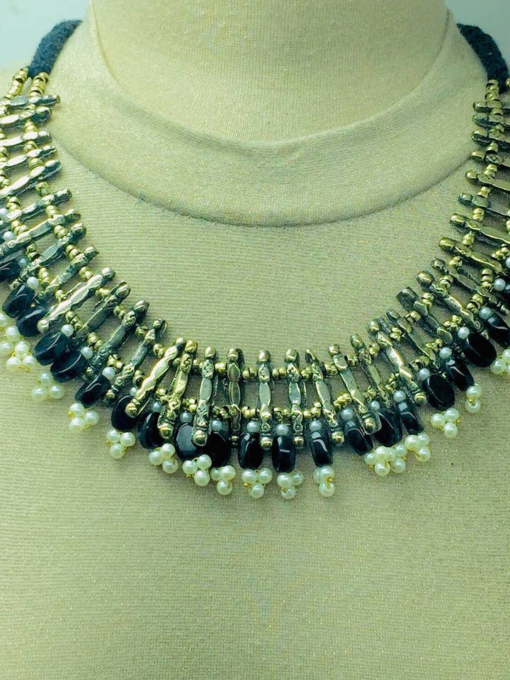 Beads and Pearls Choker Necklace With Earrings and Rings for engroshandel hos vintarust