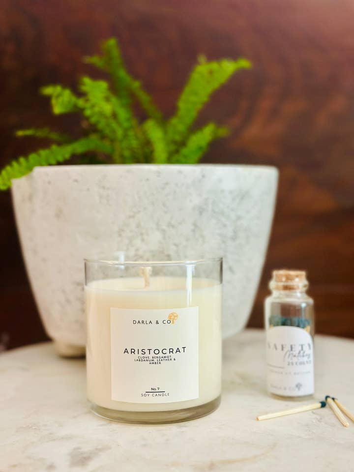 Aristocraat (leer en labdanum) voor wholesale door Darla & Co.