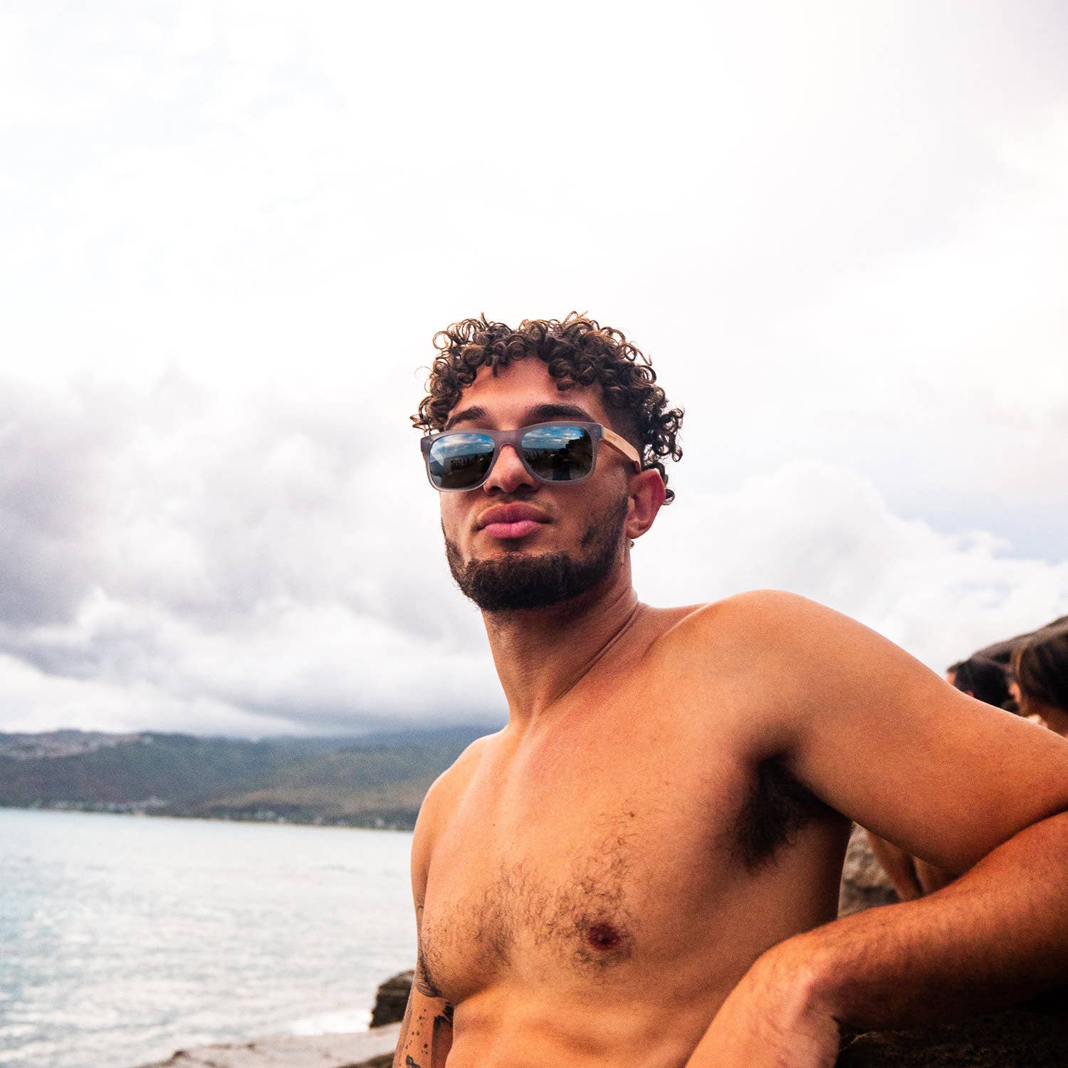 GOWOOD – wholesale Solglasögon - Unisex – Fyrkantig bambu trä solglasögon med silver polariserade linser9