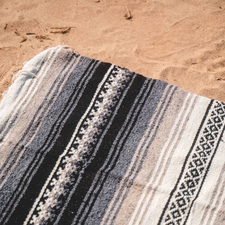 West Path - Vendita all'ingrosso Plaid - Coperta messicana in lana - nera, grigia e bianca3