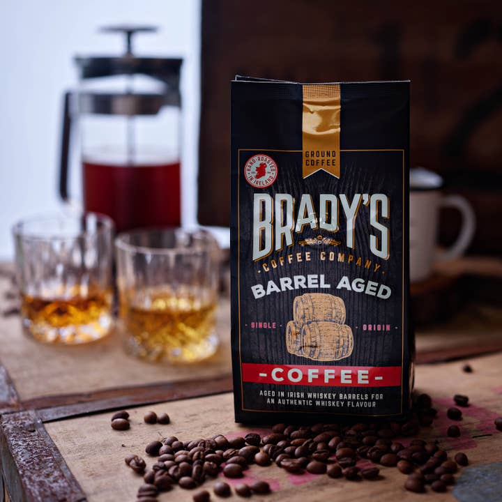 Brady's Coffee Company - Venta al por mayor Café molido - Bolsa de café molido para whisky irlandés envejecido en barril de Brady's
