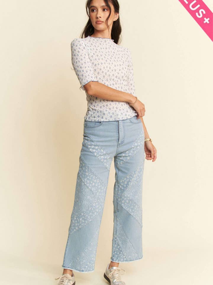 HVID/BLÅ MULTI PLUS BLONDE STRÆK FLORAL MARROW KANT STRIKTOP for engroshandel på Faire7