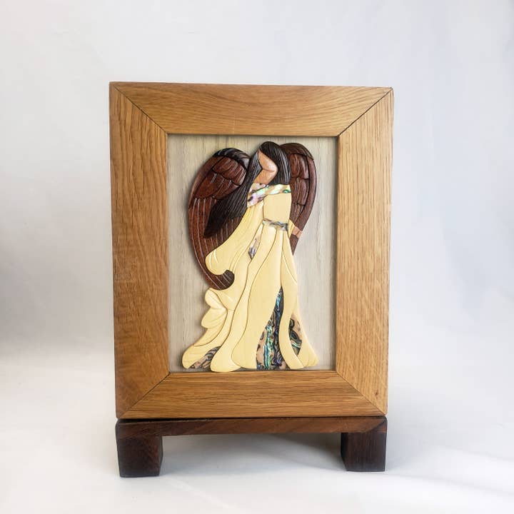 Positive Urns - Vente Urnes - Urne Ange Debout - Bois et coquille d'abalone faits à la main1