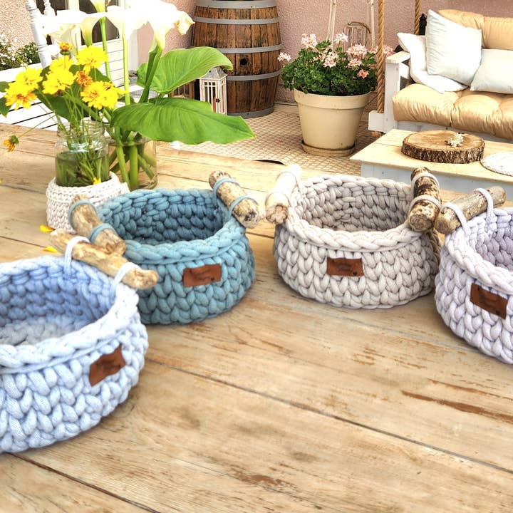 Naturalmarjory – wholesale Basket – Crochet and driftwood basket