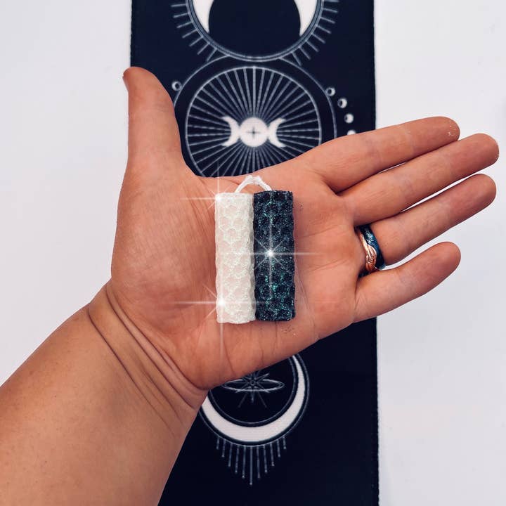 Phoenix Candle Company - Vente Bougies/bougeoirs coniques - Bougies pailletées Mini Moon Ritual avec calendrier des phases de la lune2