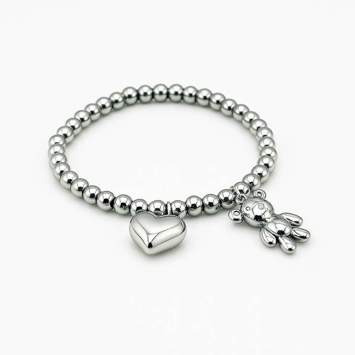 Bracelet en acier inoxydable avec perles et breloques cœur et ours en peluche pour la vente par Sedy Jewelry