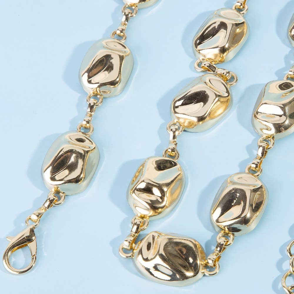 Collections by Fame Accessories – wholesale Belt – Women's – Warped Metallic Oval Link Chain Belt2