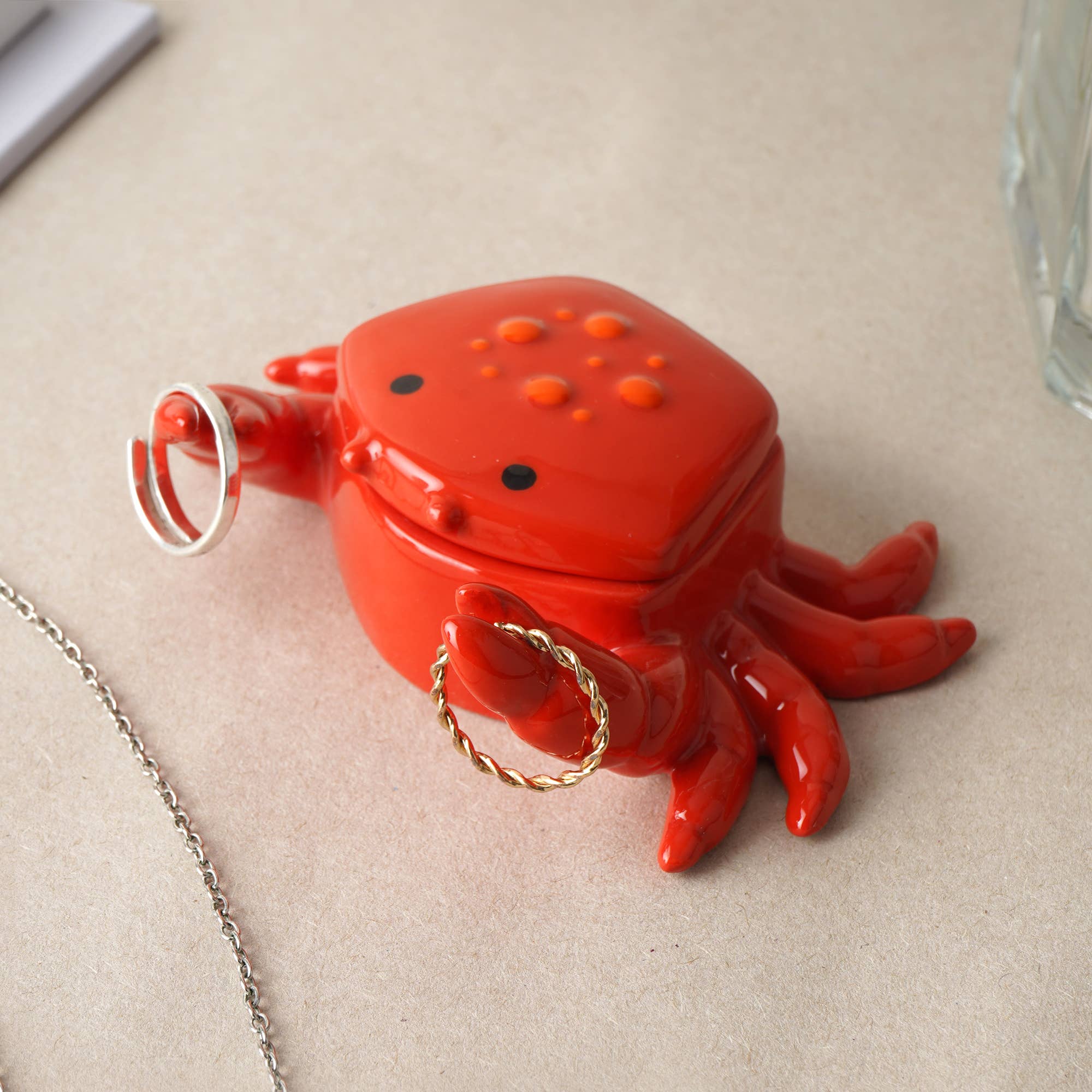 CGB Giftware – Prato de joias por atacado – Suporte de Anéis em Forma de Caranguejo de Cerâmica com Caixa de Presente