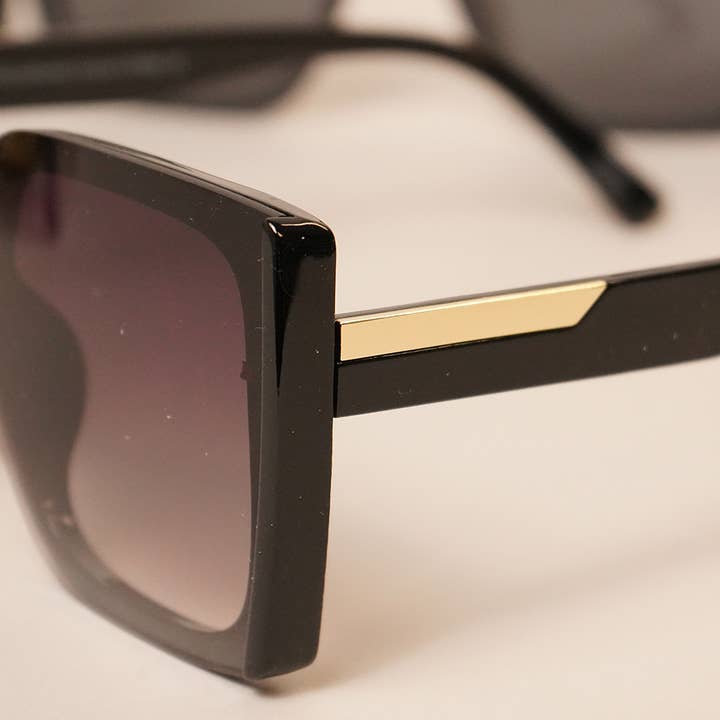 ASSORTED COLOR Allure Genesis Women's Square Sunglasses for wholesale on Faire4