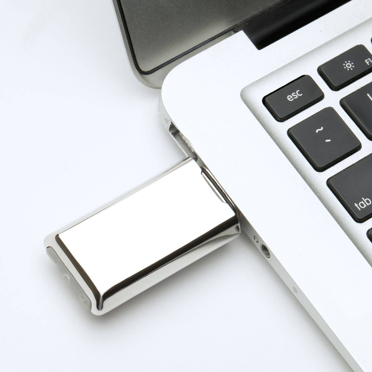 Crave - Wholesale Sex Toy - Duet Classic Vibrator - Crimson6