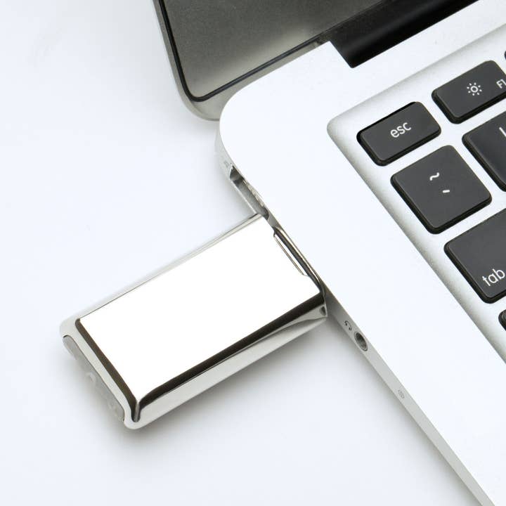 Crave - Wholesale Sex Toy - Duet Classic Vibrator - Crimson6