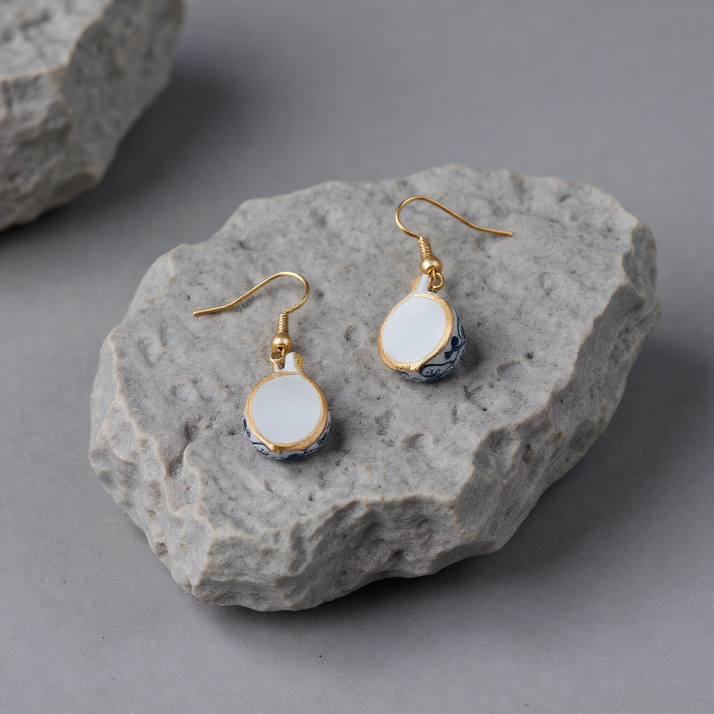 Katinki – Großhandel Ohrhänger – Ohrringe aus handbemalten Keramiktassen im chinesischen Stil2