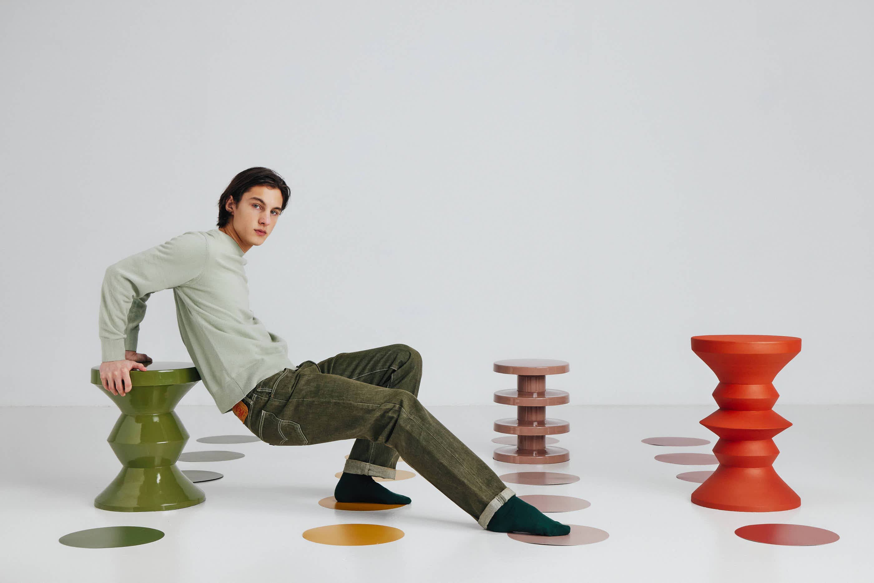 Kodu - Vendita all'ingrosso Tavolini - Tavolino ausiliario in ferro color arancione 36x36x55cm2