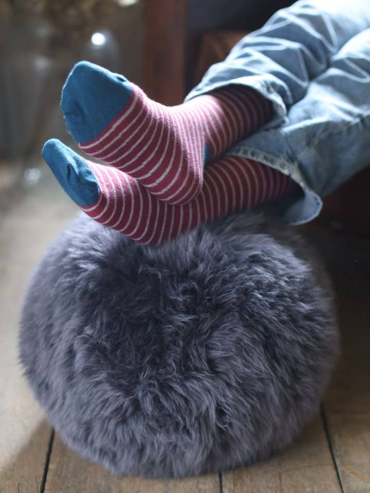 Fåreskindkugle | Britisk Gunmetal Grey | Pudekugle for engroshandel hos Owen Barry Ltd