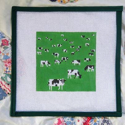 Pâturage pour la vente par Alice & Blue Needlepoint Designs