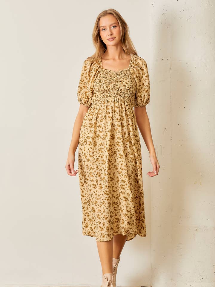 ROBE MIDI À CORSAGE CINTRÉ ET SMOCKÉ À IMPRIMÉ FLORAL pour la vente par Polagram by Wellmade USA