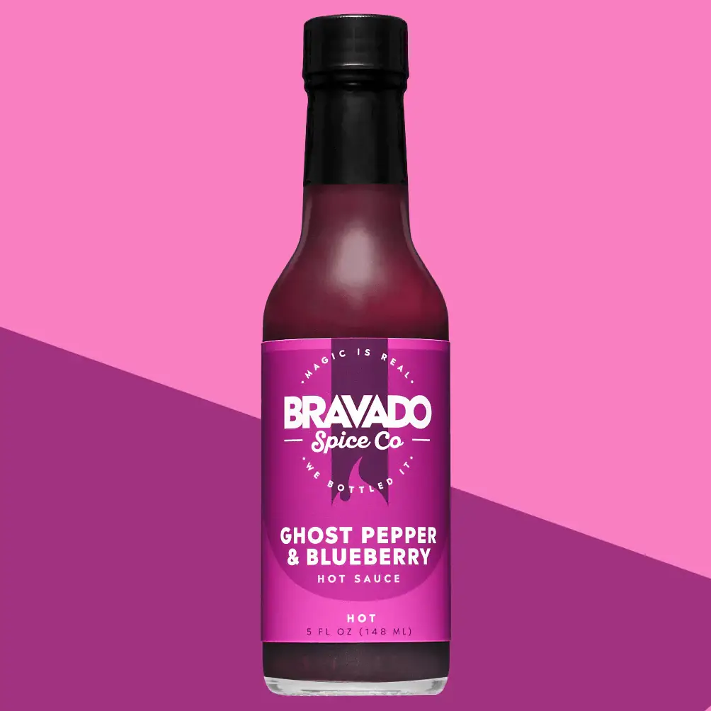 Bravado Spice Co. - Vendita all'ingrosso Salse piccanti - Confezione da 6 salse piccanti al peperoncino fantasma e mirtillo HOT ONES S30