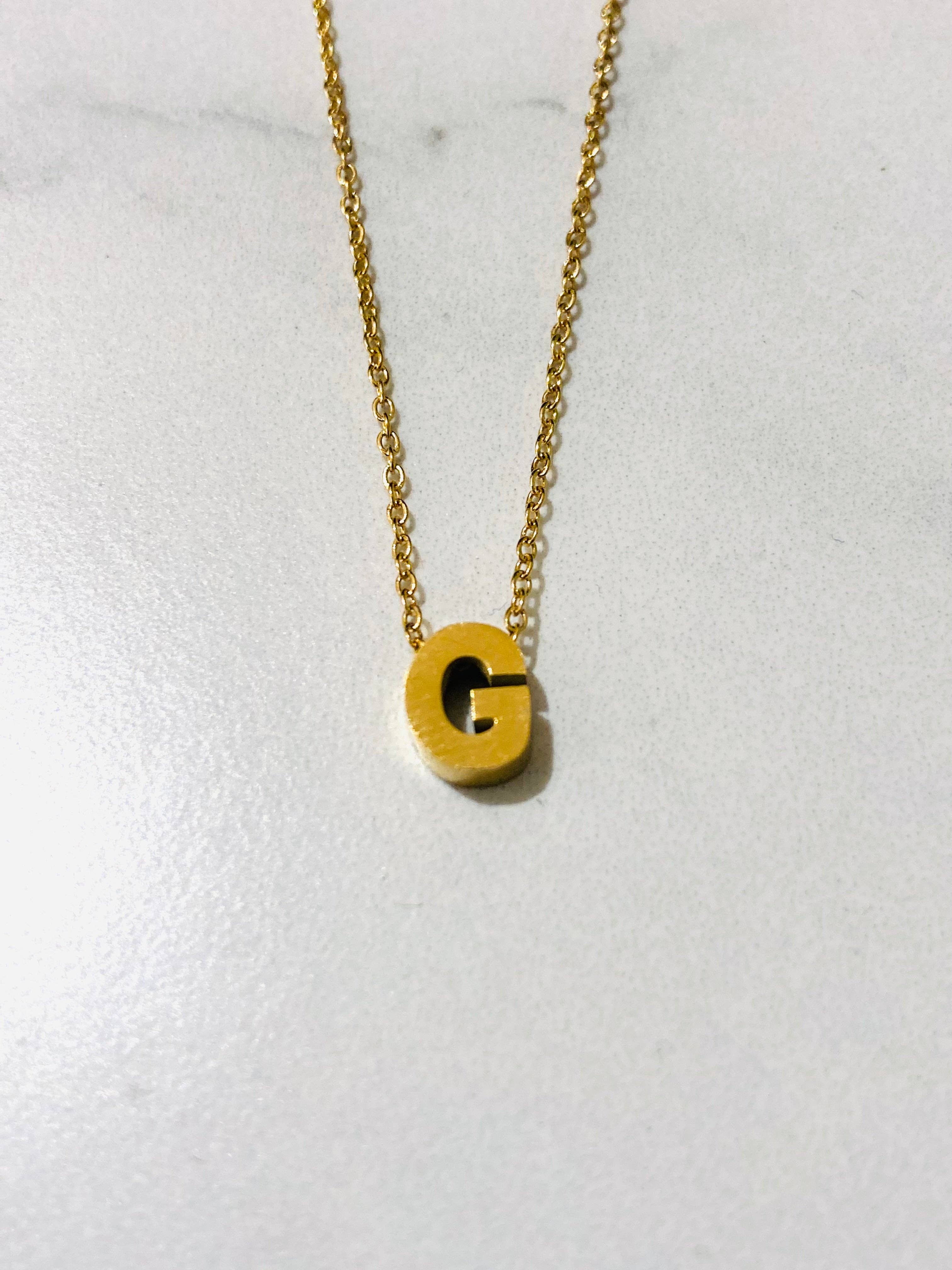 Cassette Barcelona - Wholesale Pendant/Charm Necklace - Initial Charm Necklace Gold All Letters11