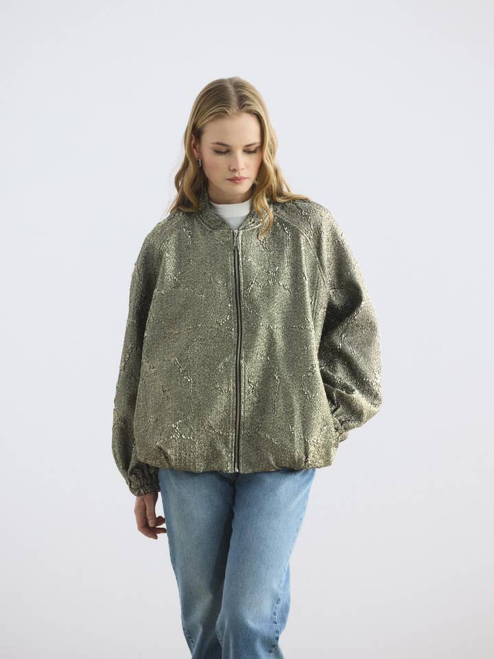 Casaco Bomber Leve de Corte Largo Jacquard Dourado por atacado de Kadriye Baştürk