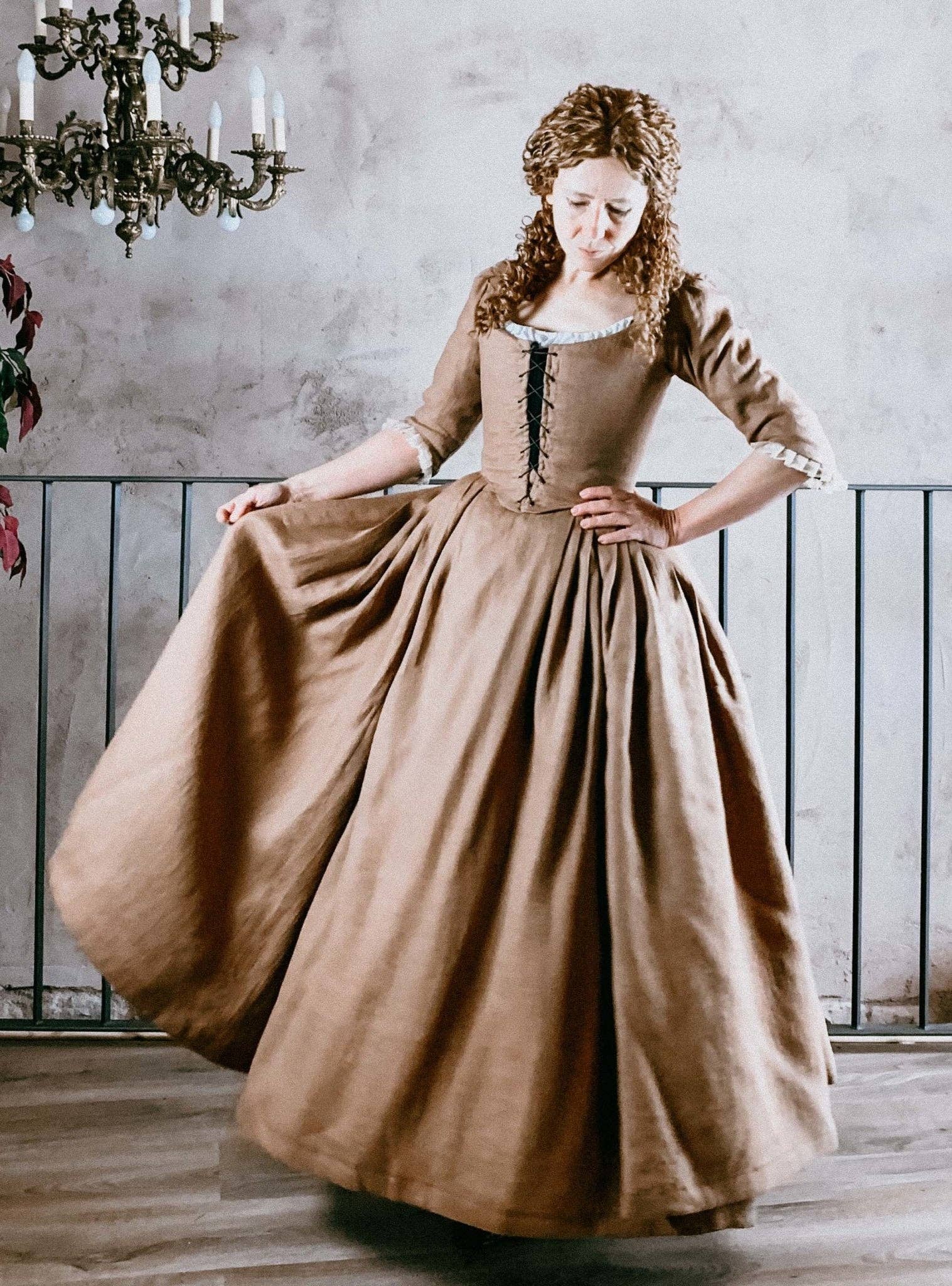 Atelier Serraspina - Vendita all'ingrosso Costume di carnevale - Donna - LOUISE, Abito Toffee del XVIII secolo