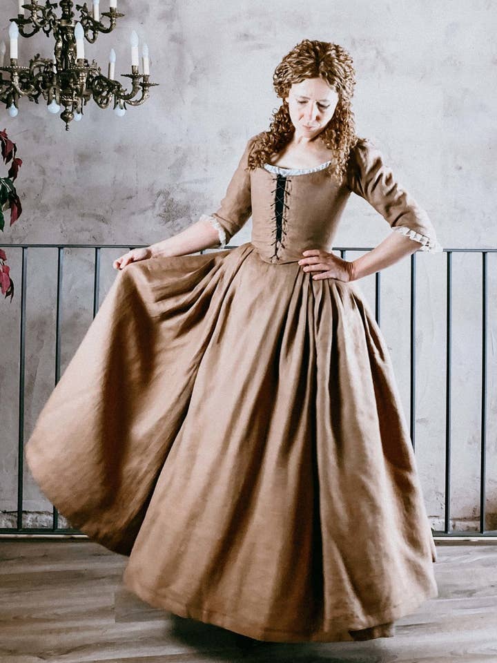 Atelier Serraspina - Vendita all'ingrosso Costume di carnevale - Donna - LOUISE, Abito Toffee del XVIII secolo0