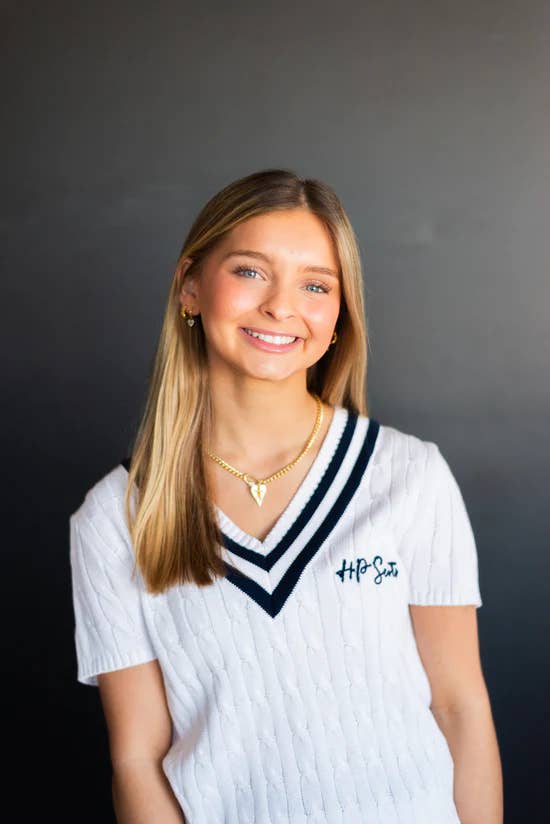 SWEATER x vetter - Wholesale Knit Sweater - Women's - S/S Cable V Neck Sweater