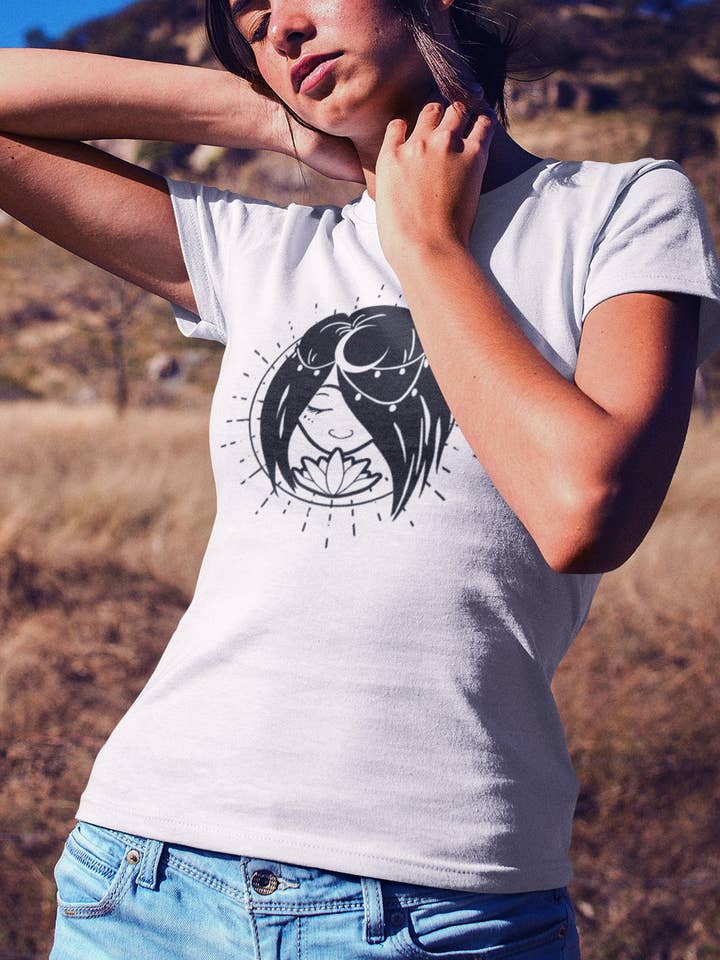 Moon Goddess T-shirt voor dames | Boho, Celestial, Hippie voor wholesale door Gesshoku