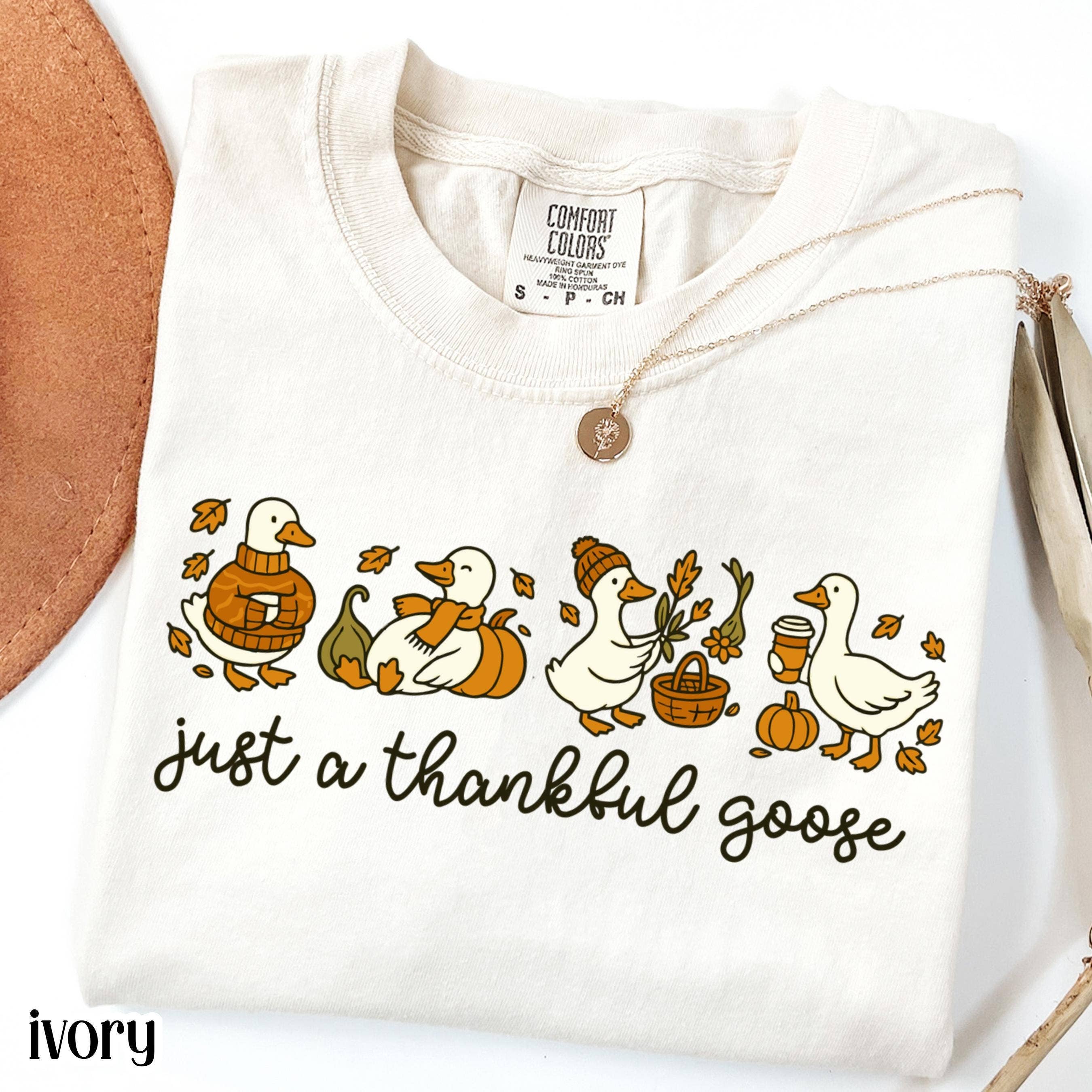 Glaime – wholesale T-shirt (graphic) – women's – Thanksgiving Goose Comfort Colors Tee, Thankful Fall Sweater3