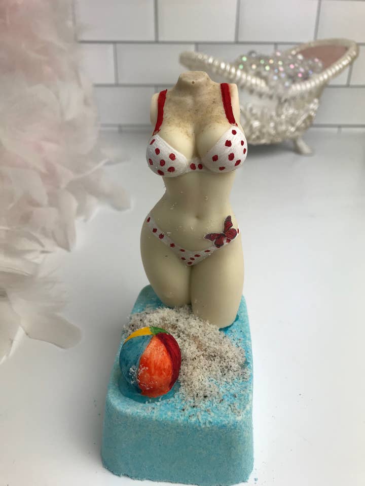 Bath bomb and soap topper beach day for wholesale by Honeycat Cosmetics