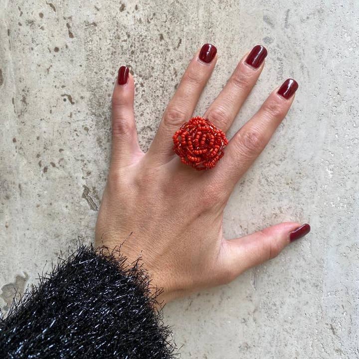 Anello Elegante Perline di Vetro Fiore, costume jewelry e ulteriori Risultati per anelli bigiotteria all'ingrosso. Resi gratuiti e termini di pagamento a 60 giorni su Faire in tendenza su Faire.