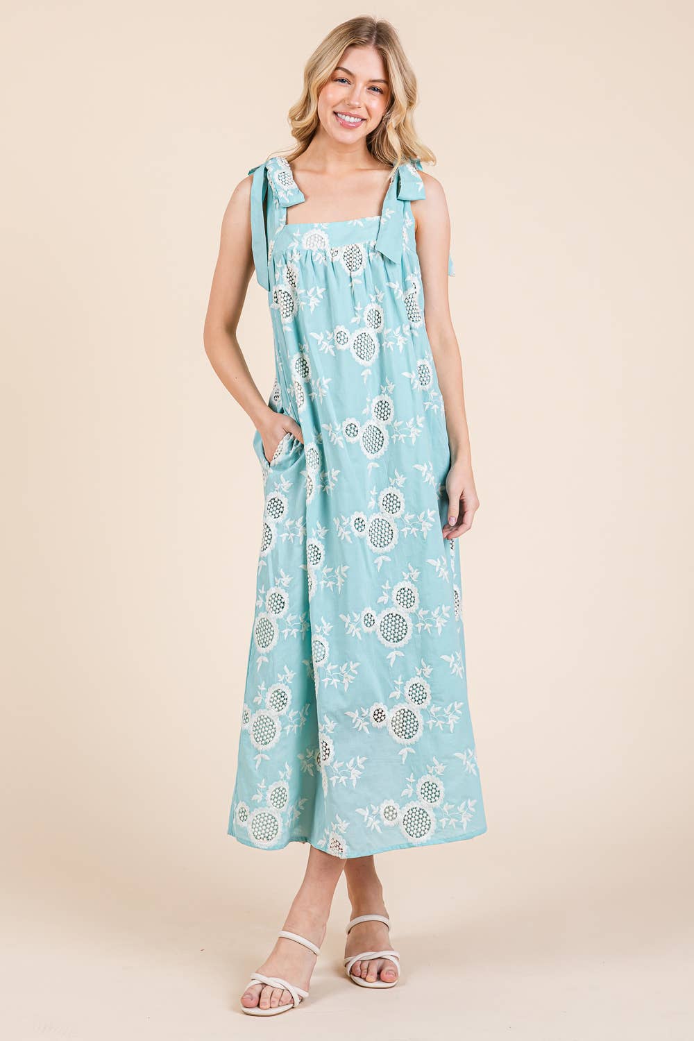 GeeGee x Lovelo – wholesale Dress – Women's – Sunflower Eyelet Lace Midi Sundress, OD5134015