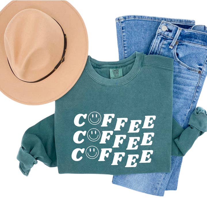 Sudadera con cuello redondo de abeto azul café Smiley para venta al por mayor de The Rustic Babe