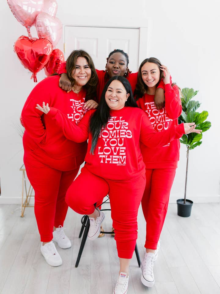 Taby Originals – Engroshandel Loungesæt - Dame – TABY ORIGINAL DESIGN: Fortæl dine venner, at du elsker dem i RØD*** PUFF*** & ULTRA SOFT***7