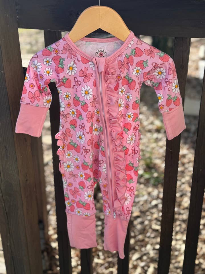 Mommy & Wren - Wholesale Sleepsuit – Baby - Strawberry & Bows Set2