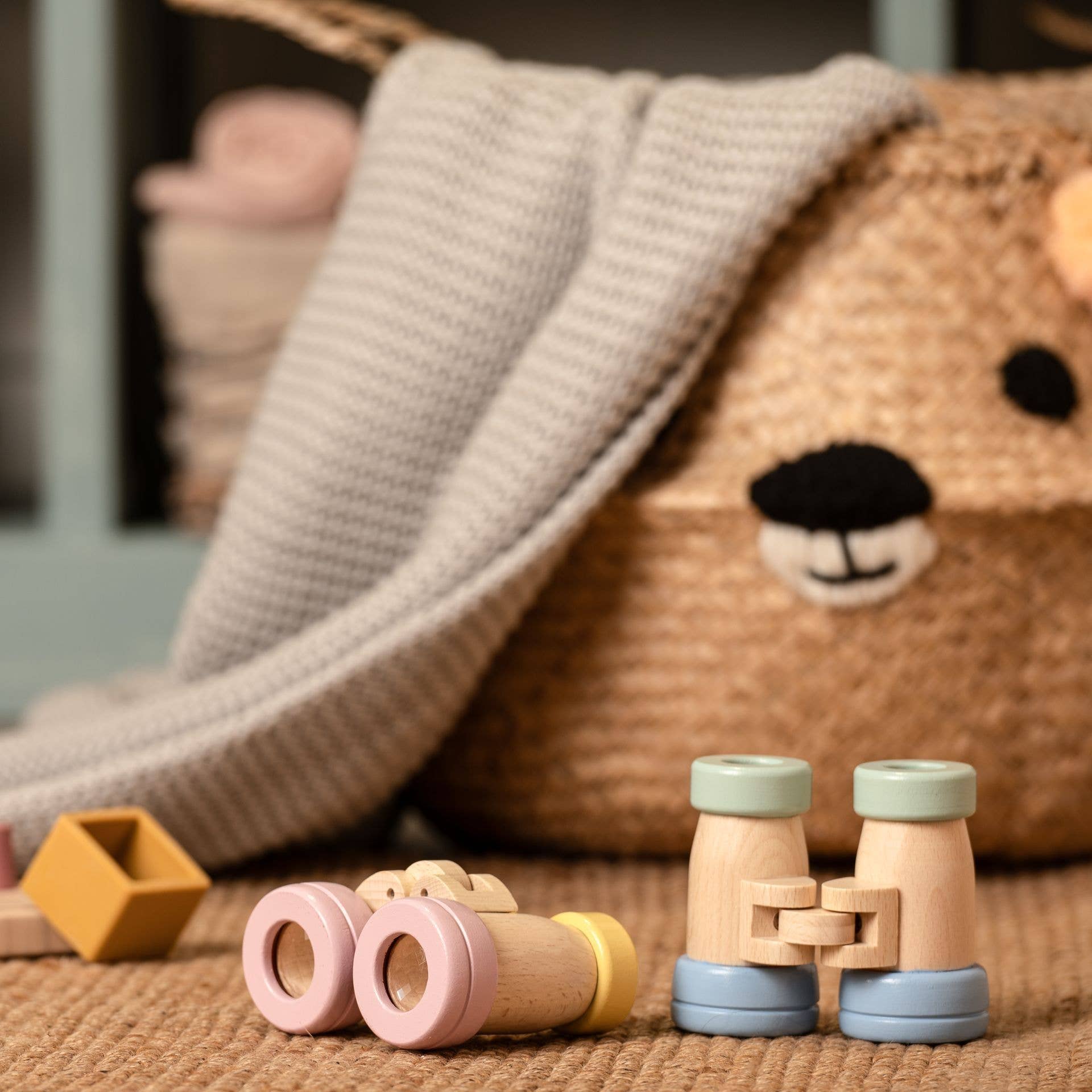 WIDDOP and Co. US - Wholesale Learning cards – Child & baby - **ASTD MULTI 12** Bambino Wooden Binoculars1