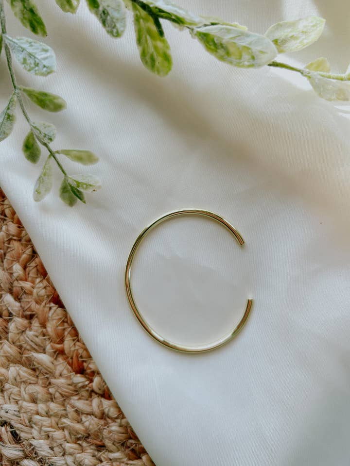 Pulsera rígida tipo brazalete Maya para venta al por mayor de Ivory Bloom Boutique