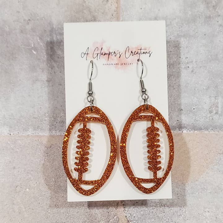 Ohrringe aus Acryl mit orangefarbenem Glitzer für den Fußballspieltag für den Großhandel von A Glamper's Creations LLC