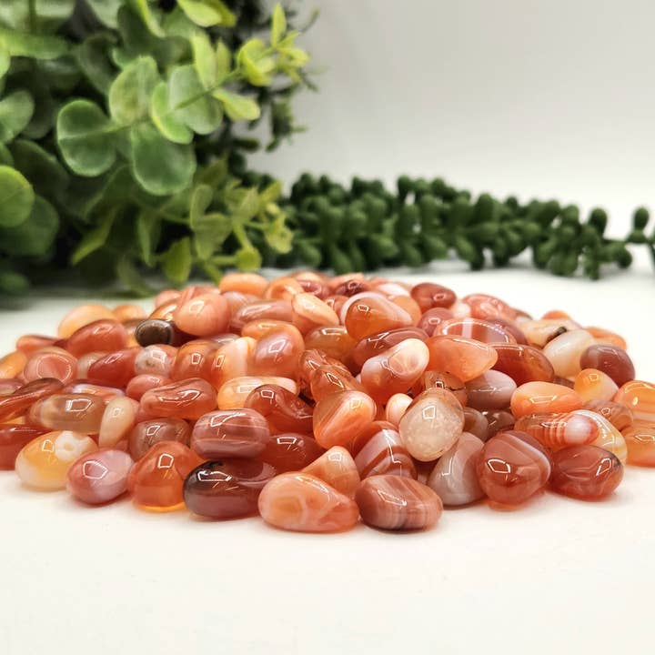 Gestreepte Carneool Getrommelde Edelstenen 10-20mm (0,5kg/1,1 lbs.) voor wholesale door Meraki Gemstones