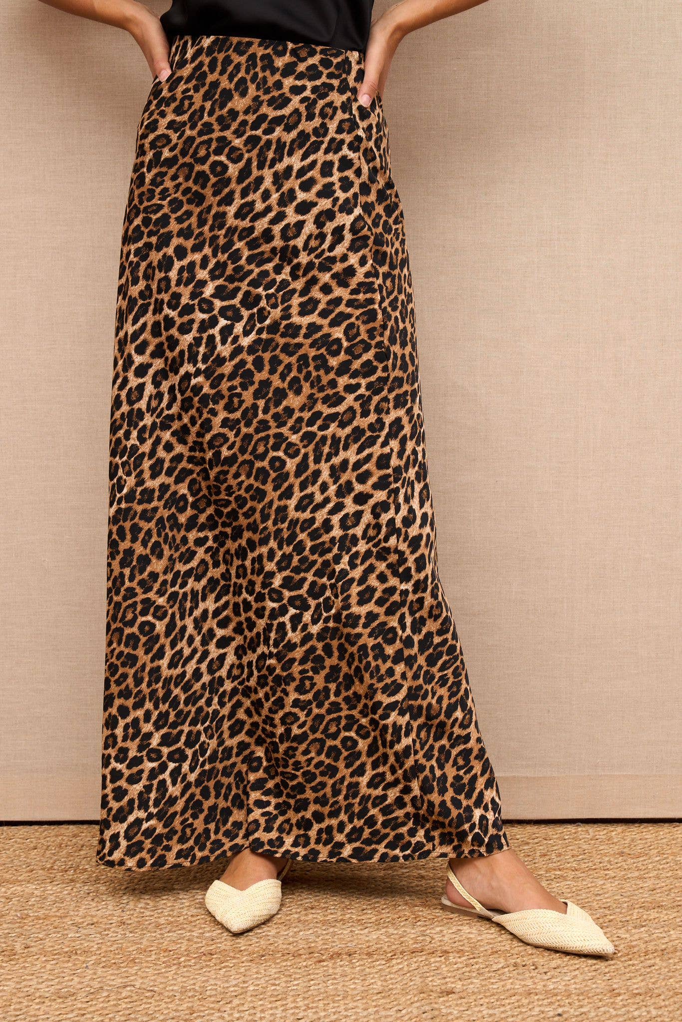 SWEET MAGIC MODA Y COMPLEMENTOS – wholesale Skirt – Women’s – SATIN SKIRT WITH LEOPARD PRINT 3