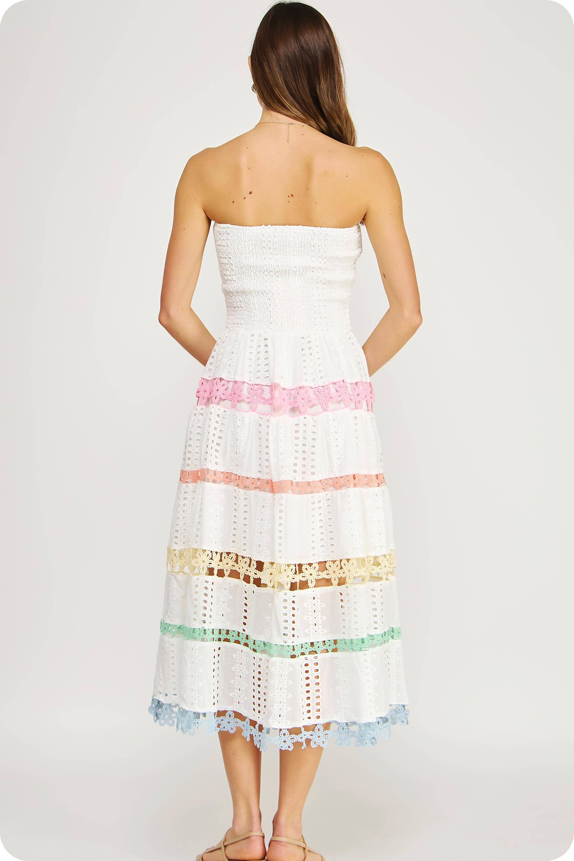 Strut & Bolt - Wholesale Jurk - Dames - Kanten kokerjurk met oogjes32