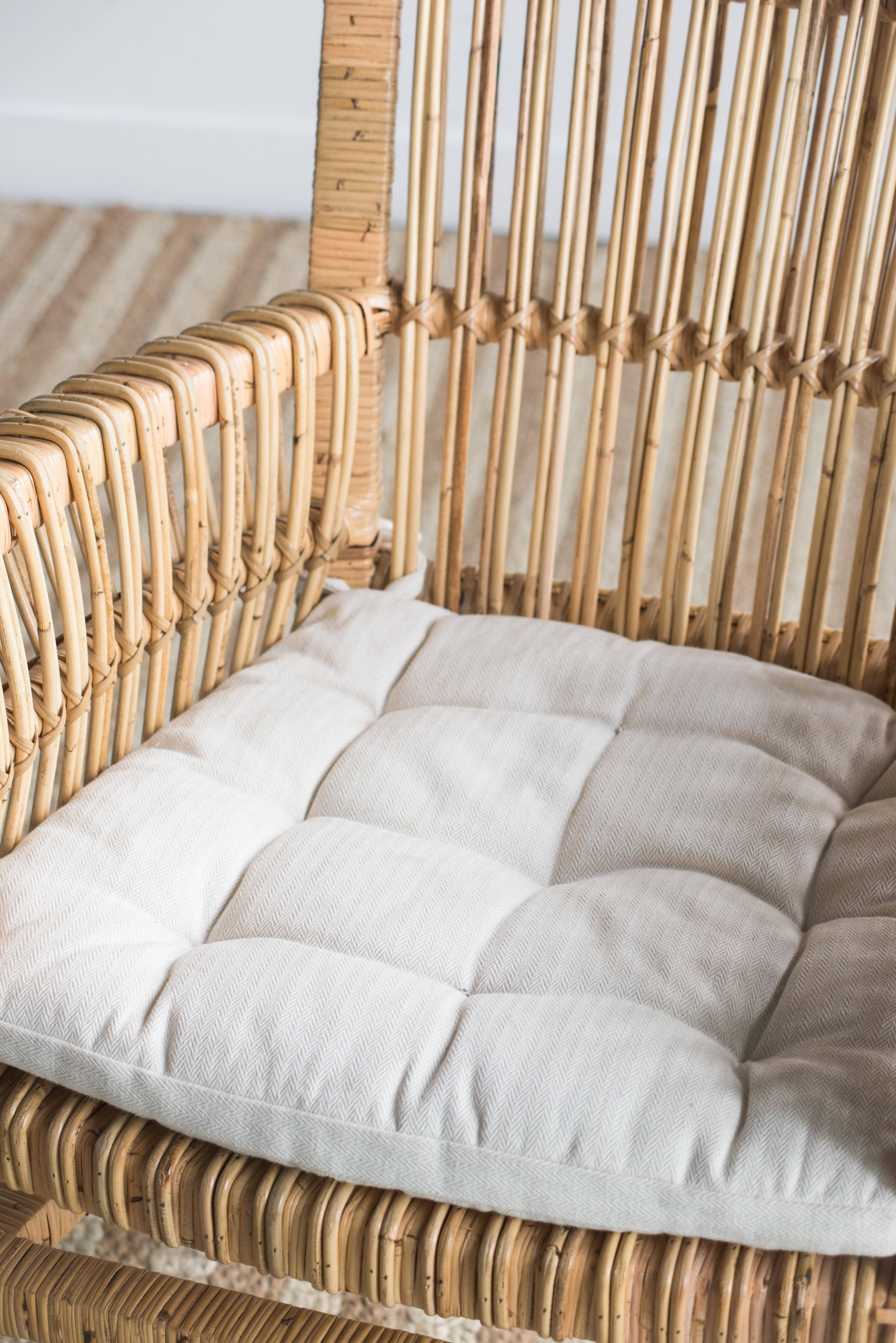 A&B Home Group Inc. - Vente Chaises - Chaise Victory 25,5x24,5x33" - Marron/Crème1