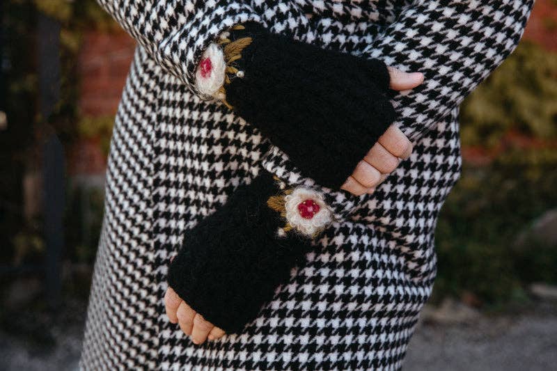 Black Mae Handwarmer for wholesale on Faire1