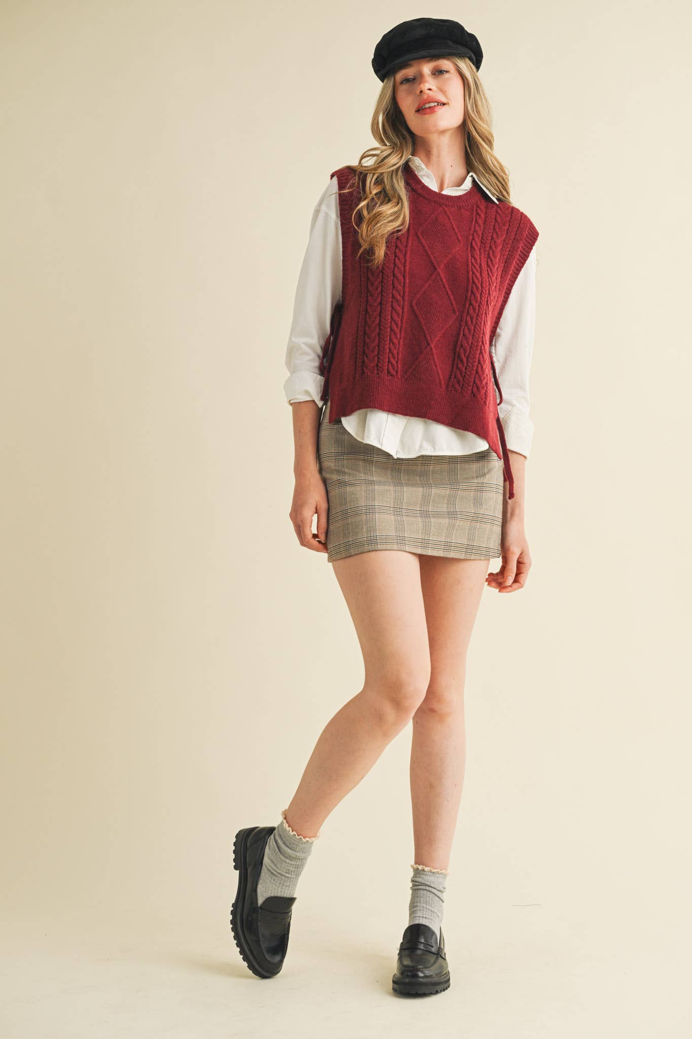 &MERCI - Wholesale Sweater Vest - Women's - CABLE KNIT SIDE TIE SWEATER VEST MSW1063730