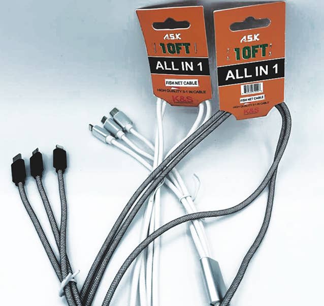 K & S WHOLESALE INC - Vendita all'ingrosso Cavo di ricarica - Cavo di ricarica tutto in 1 da 10 piedi - Espositore da pavimento da 96 pezzi2