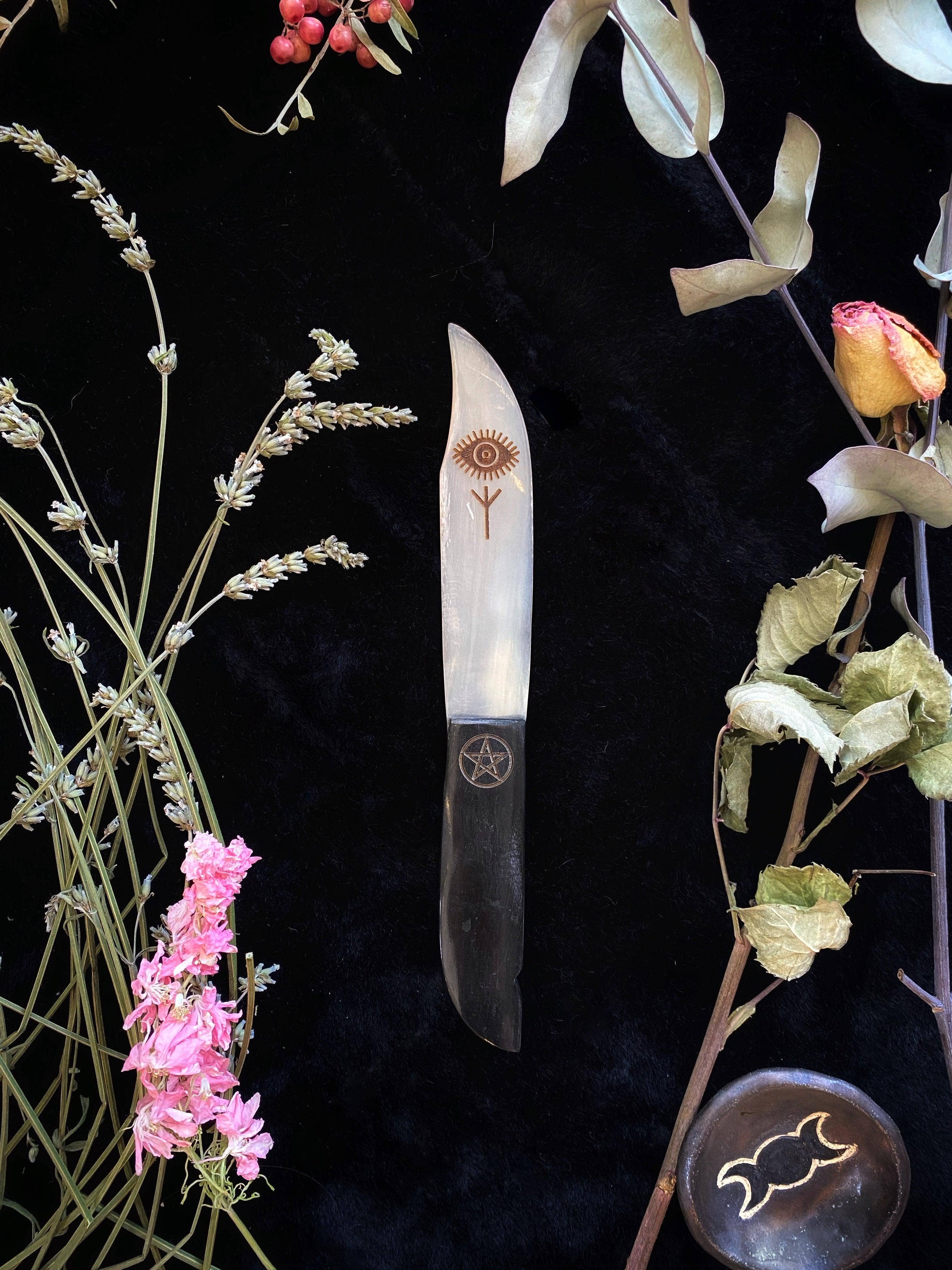 Keven Craft Rituals LLC – Großhandel Spiritueller Stein/Kristall – Gravierte Ritualmesser aus Horn oder Knochen, Athames und Werkzeuge10