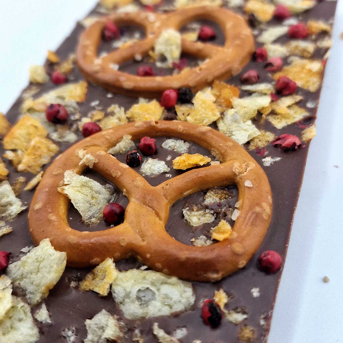 Ritonka ...made with love - Wholesale Chocolate Bar - Premium Milk Chocolate - Pretzel, Crispy Chips, Red Pepper2